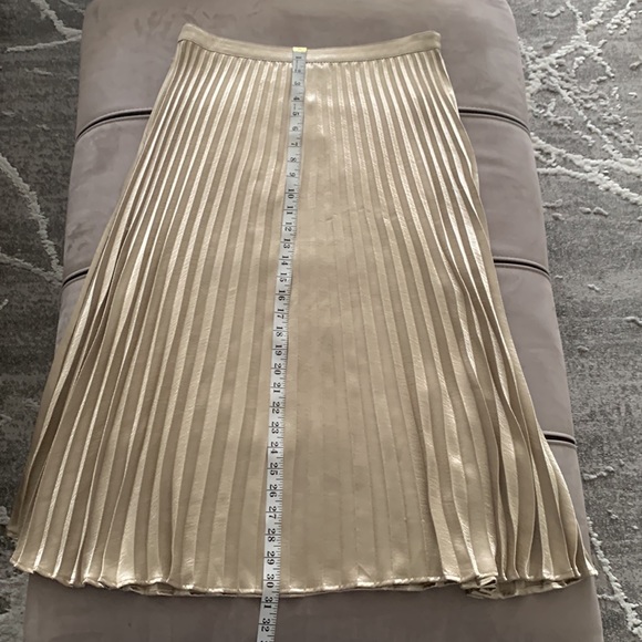 DKNY NWT Gold Satin Pleated Skirt size 8 - Picture 15 of 15